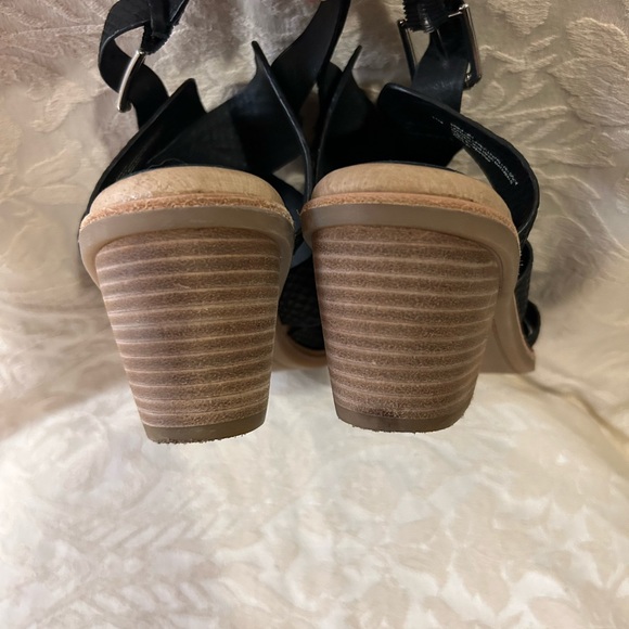 Sofft Pesha in Black Snake 11M - Picture 3 of 12